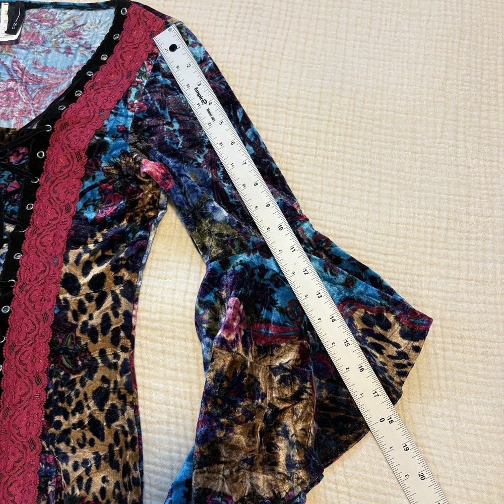 Y2K Velvet Corset Style Top Medium Bell Sleeve Lace Floral USA Made Whimsigoth - Picture 9 of 9